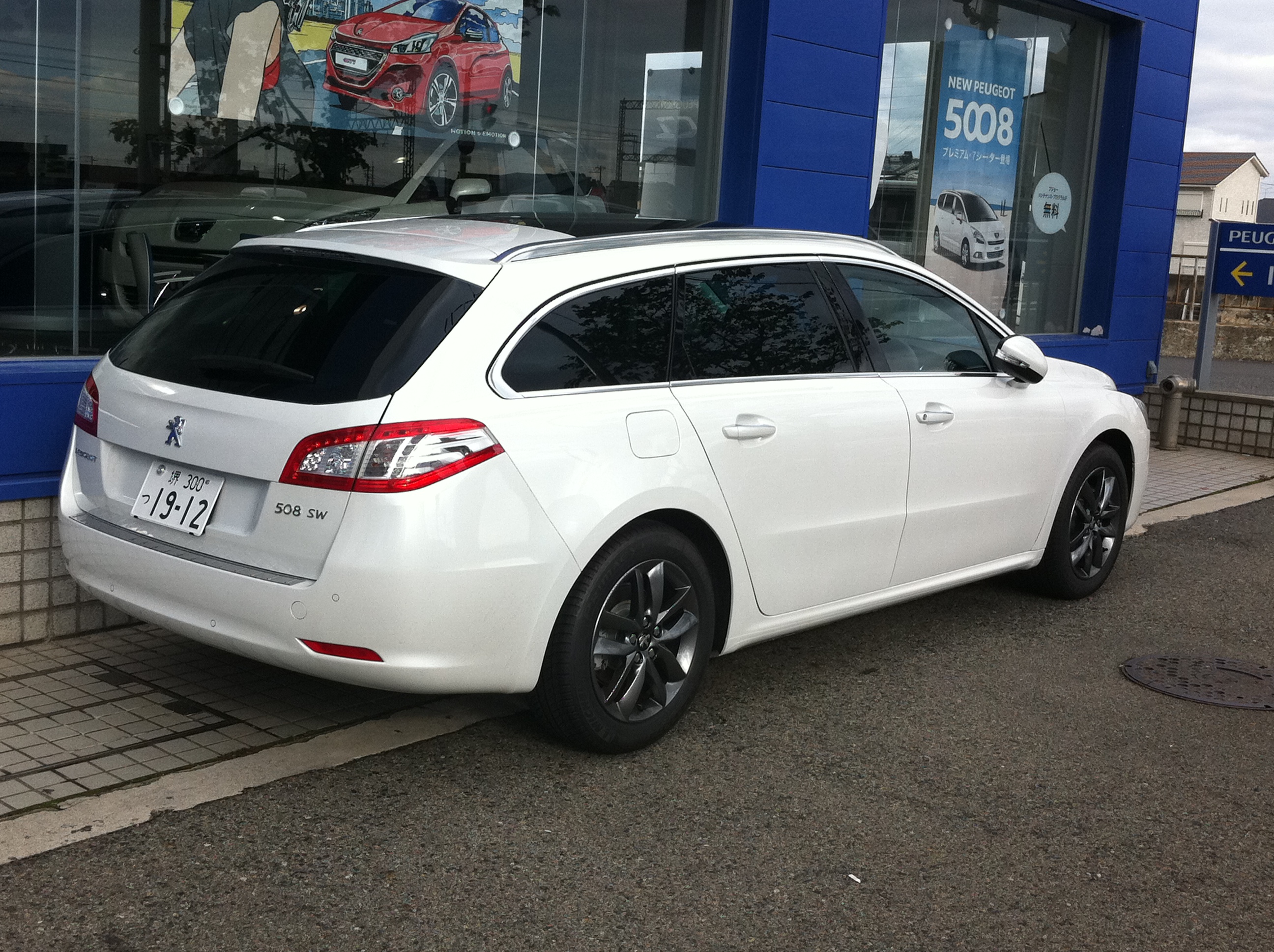 試乗車　508SW　PREMIUM