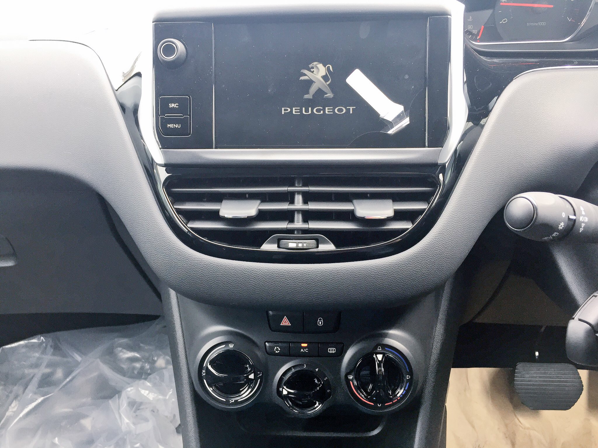 お買い得車 208 style について◎