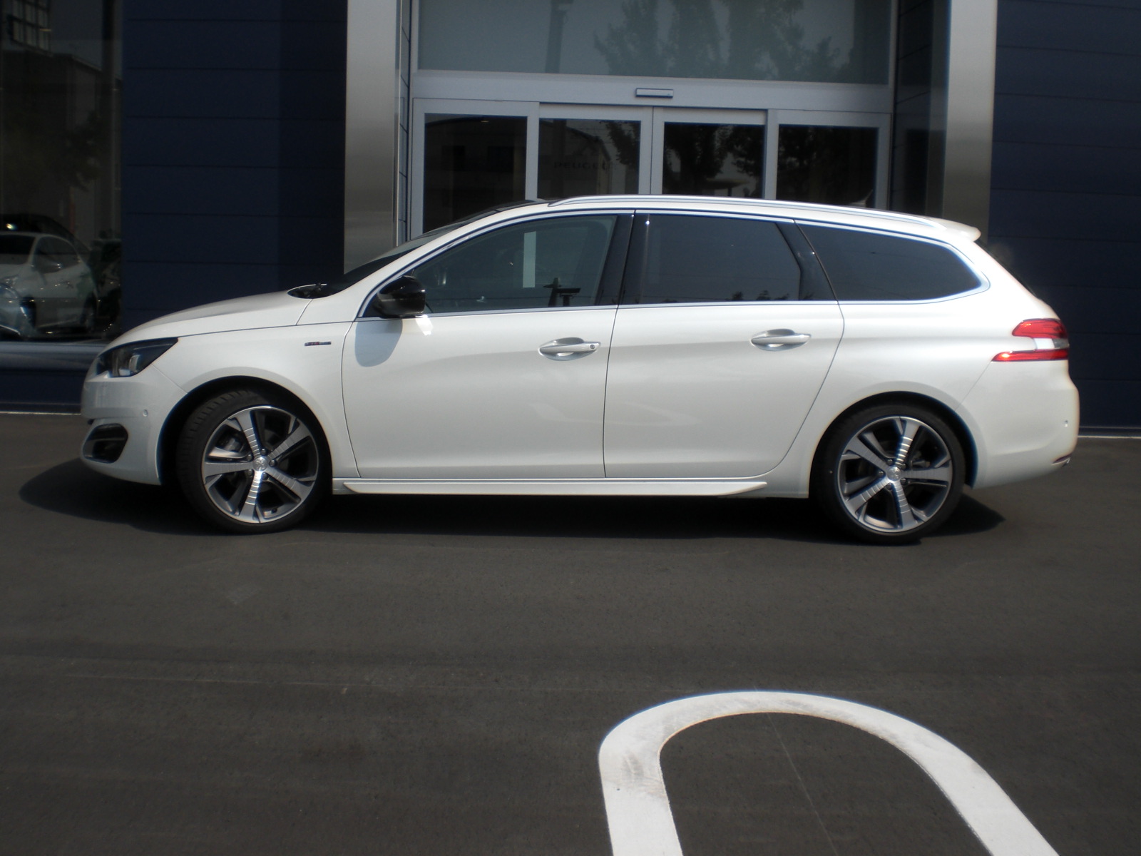 試乗車販売　308SW　GTLINE　パールホワイト