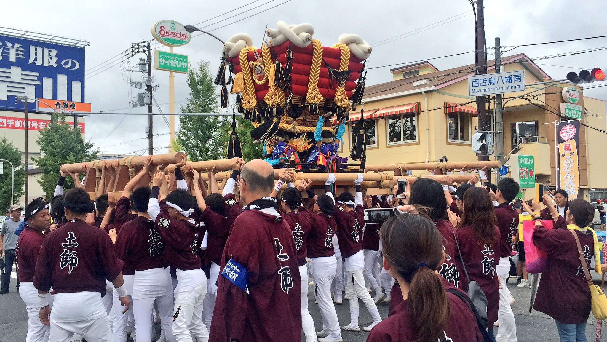 今日も元気にお祭りです