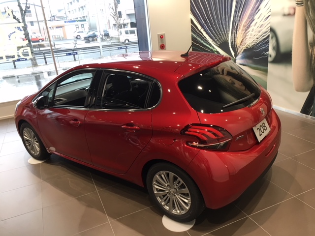 展示車２０８入れ替えました♪