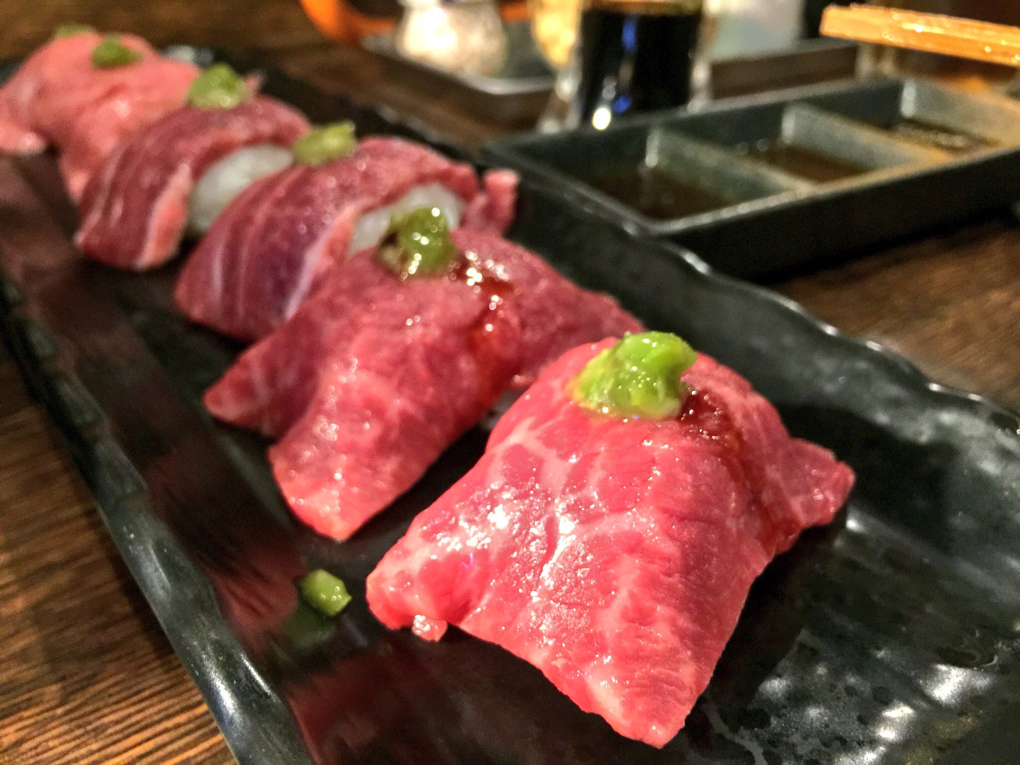 米沢牛の肉寿司