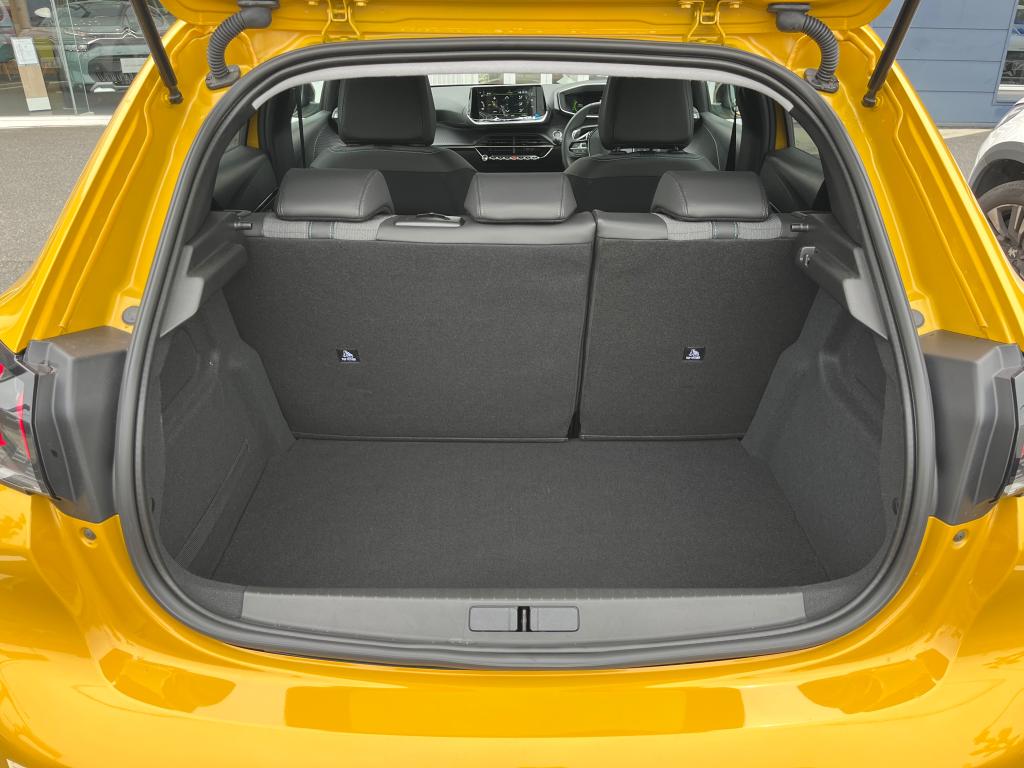 認定中古車入荷案内🦁💛