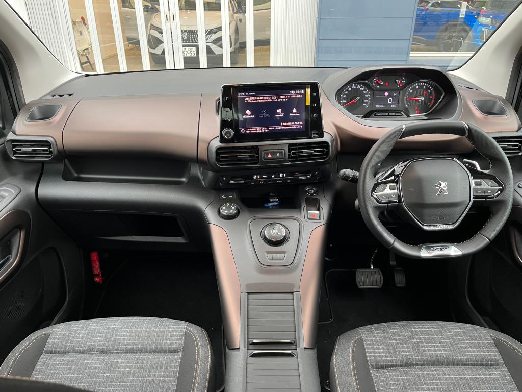 認定中古車入荷案内🦁🖤