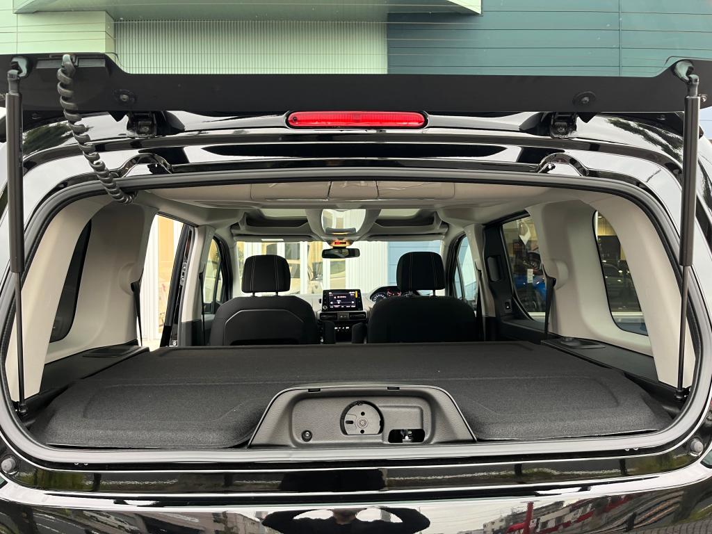 認定中古車入荷案内🦁🖤