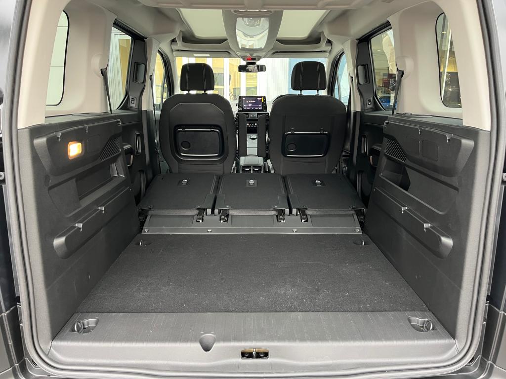 認定中古車入荷案内🦁🖤