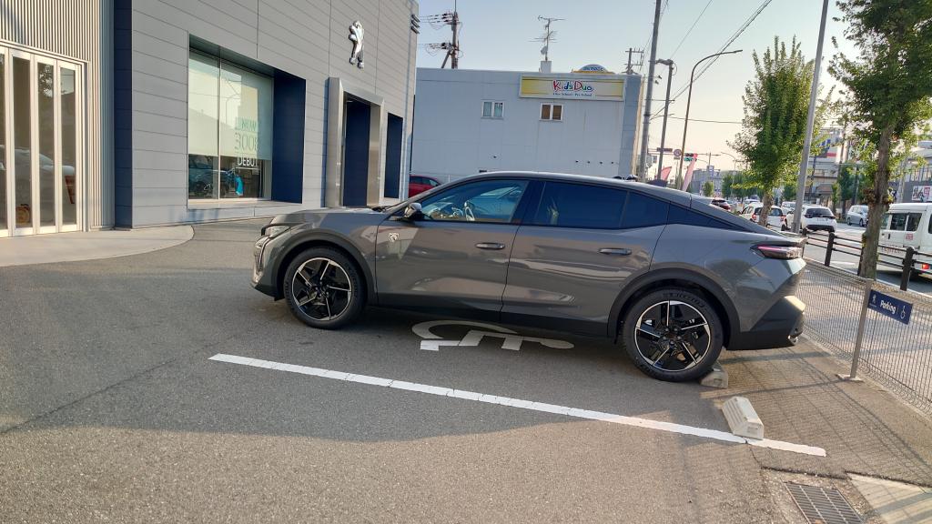 PEUGEOT 408 MHEV 限定カラー✨️