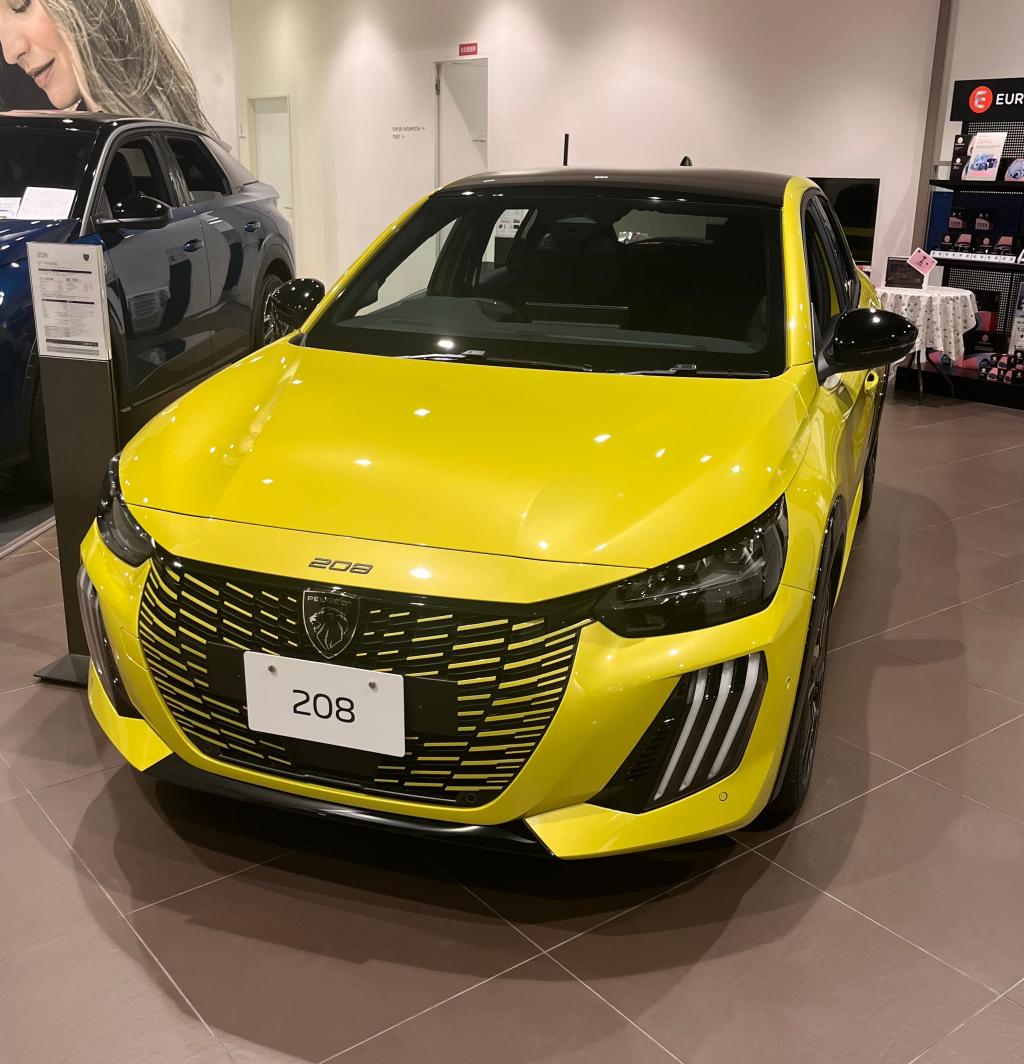 NEW208ハイブリッドデビューフェア開催中！