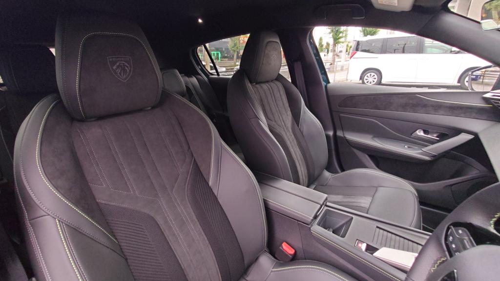 🆕PEUGEOT 308 HYBRID 試乗ご予約受付中 ✨️