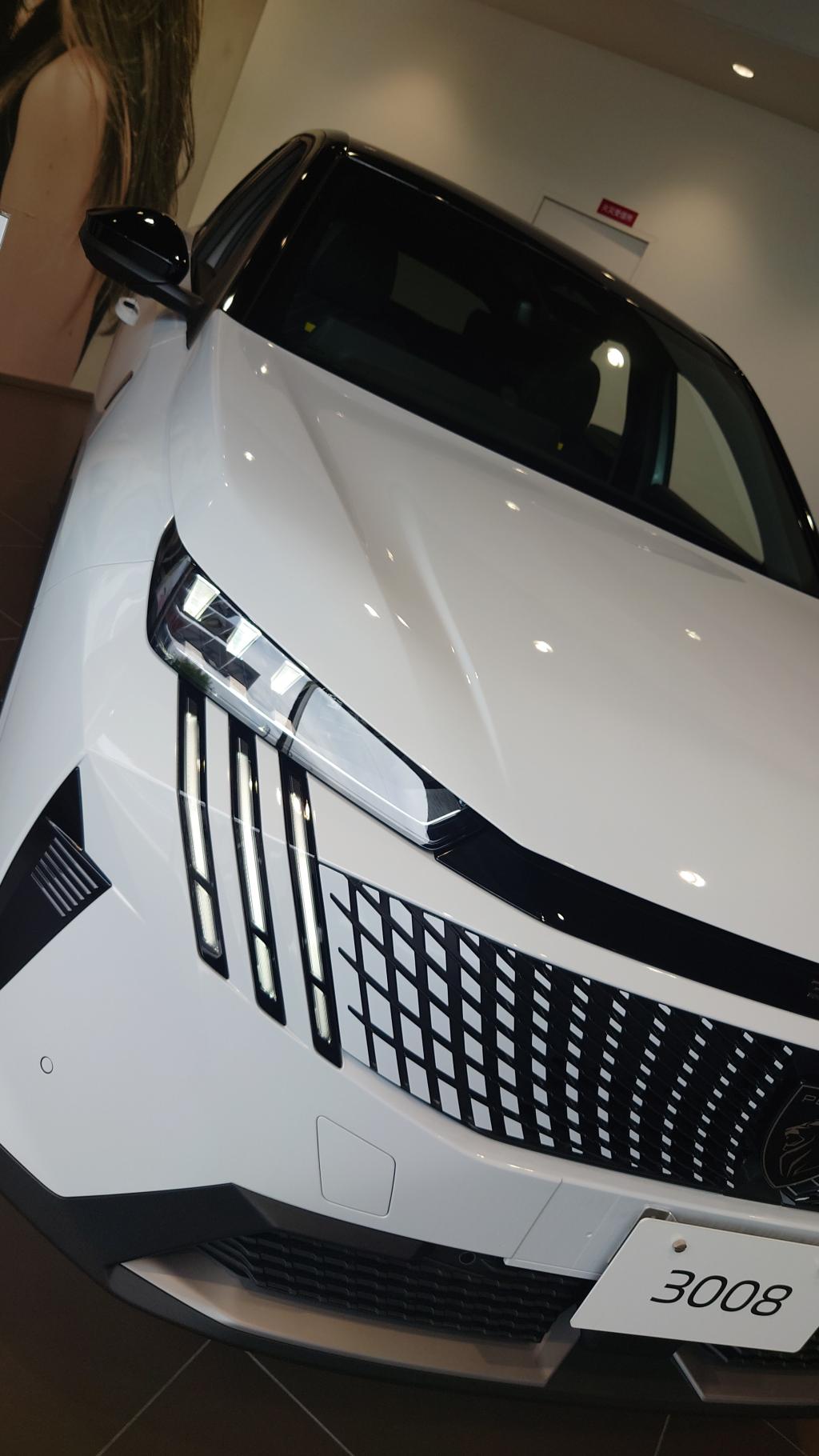 プジョー堺ショールーム展示車のご紹介🦁